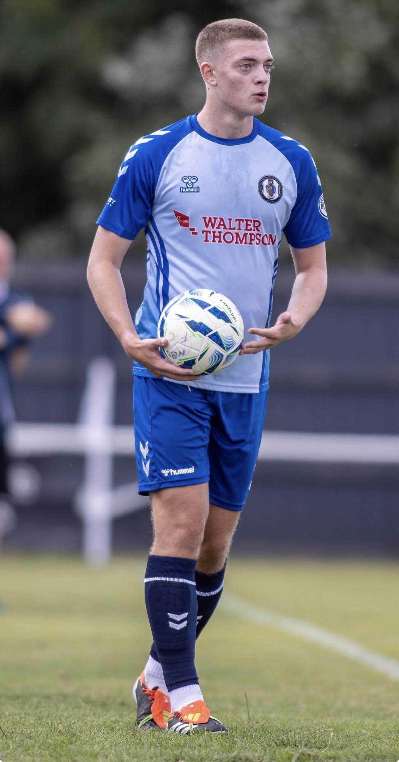 Joe Eason — 6'2", 89.9kg frame in senior men's football